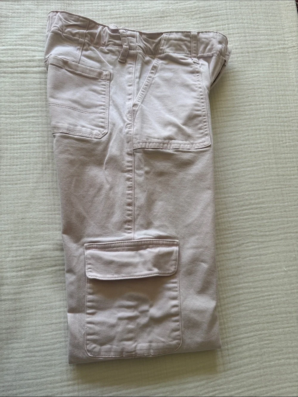 Abercrombie kids Girls Pale Pink Wide Leg Cargo Pants. Size 11/12 Long. Like new
